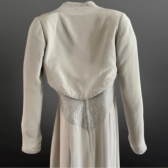 VINTAGE 1990s Stephen Yearick gown & bolero in light silver - Picture 7 of 15